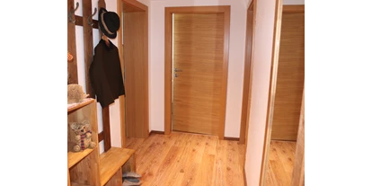 Pensionen - Parkplatz: kostenlos bei der Pension - Hallstatt - Eingangsbereich - Haus Schlossbichl