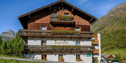Pensionen - Parkplatz: kostenlos bei der Pension - St. Anton am Arlberg - Haus Hubertus