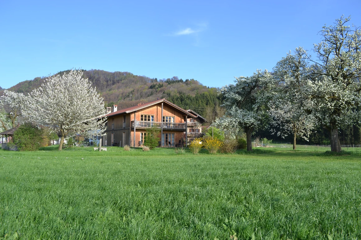 Frühstückspension: Unser Ferienhaus mit Ferienwohnugen und Doppelzimmer - Niederauer Hof