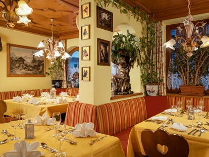 Pensionen - Parkplatz: kostenlos bei der Pension - St. Anton am Arlberg - Restaurant der Pension Dorfstube in Holzgau. - Gasthof-Pension-Dorfstube