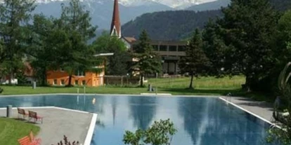Pensionen - Parkplatz: kostenlos bei der Pension - Seefeld in Tirol - Freischwimmbad Inzing - Gasthof zum Stollhofer