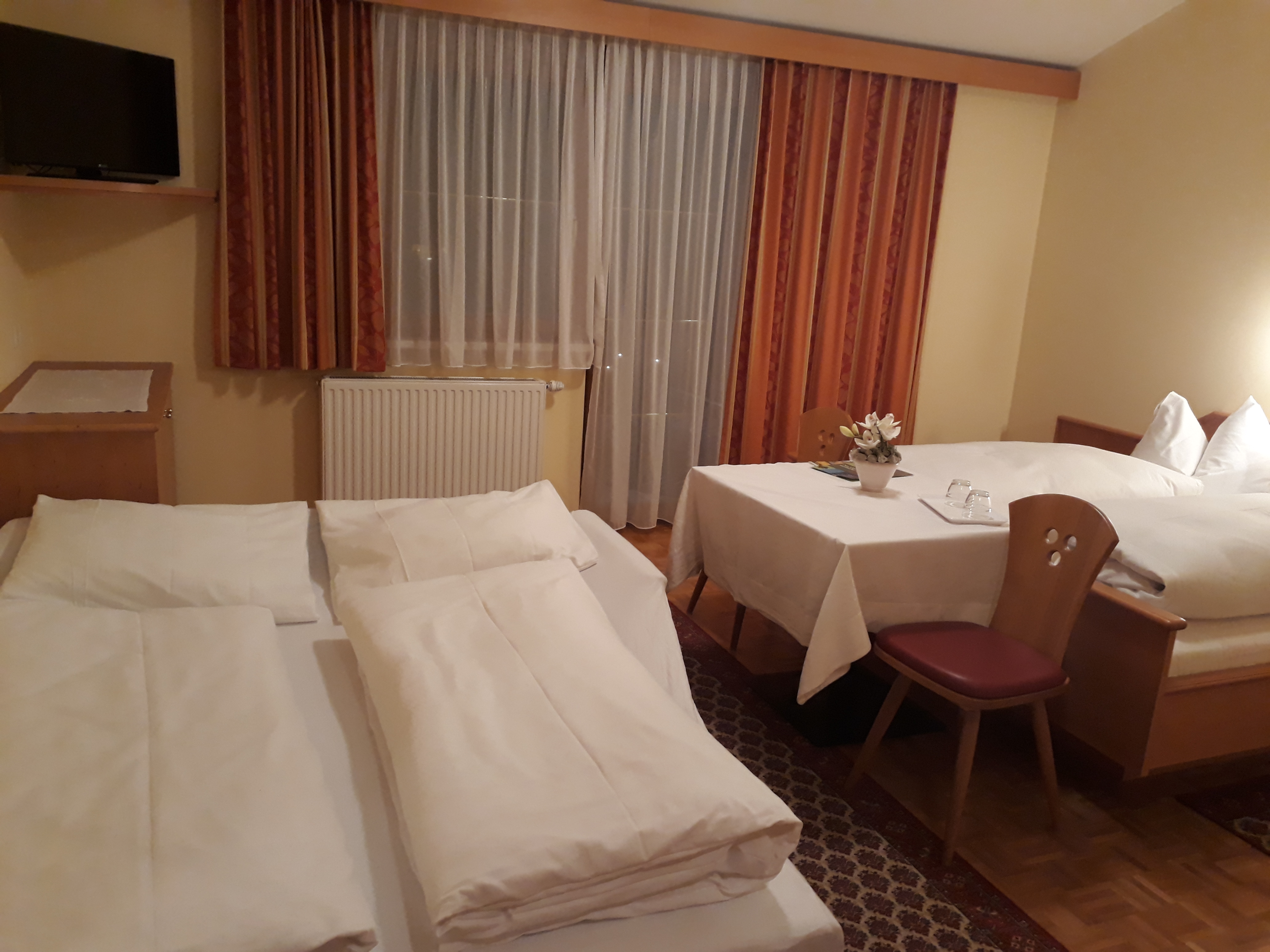 Gasthof zum Stollhofer Zimmerkategorien Familienzimmer "Panorama"