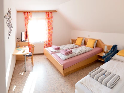 Pensionen - Restaurant - 3Bettzimmer/Doppelzimmer - Gästehaus Nora