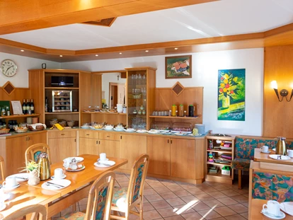 Pensionen - Restaurant - Frühstücks- und Gemeinschaftsraum - Gästehaus Nora