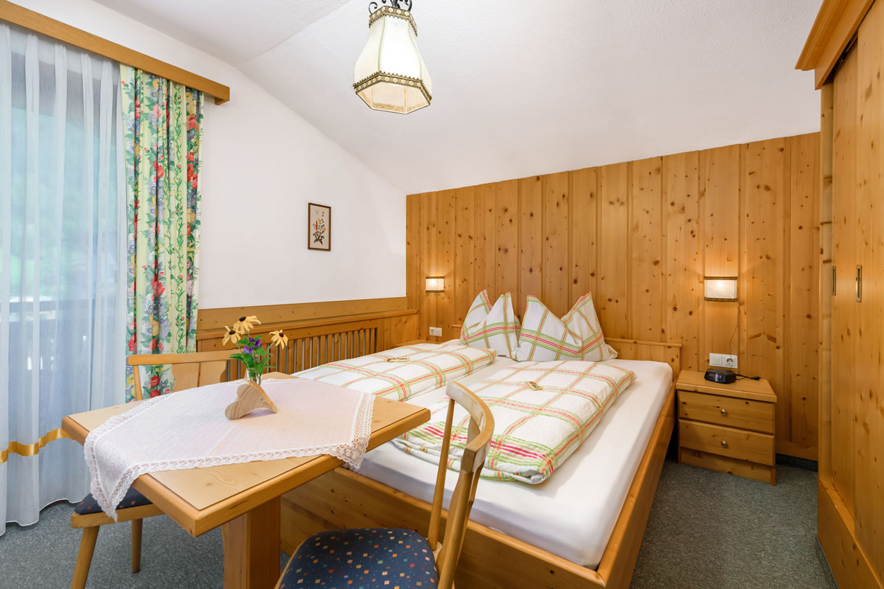 Pensionen - Flachau - Doppelzimmer - Pension Erz-Anger