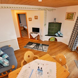 Frühstückspension: Wohnbereich in der 3 Zimmerferienwohnung "Enzian" - 56 m² - Landhaus Wildschütz - Ferienwohnungen mit Königscard