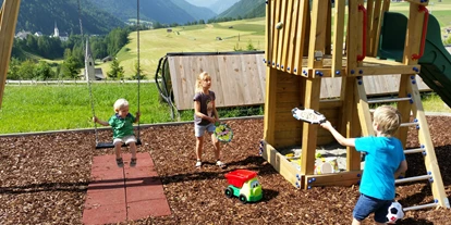 Pensionen - Frühstück: Frühstücksbuffet - Osttirol - Kinderspielplatz direkt vorm Haus - Bergerhof
