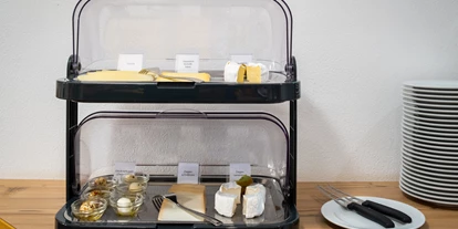 Pensionen - Frühstück: Frühstücksbuffet - Osttirol - Käse von der Käserei aus Kals am Großglockner - Bergerhof