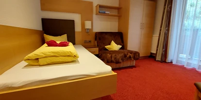 Pensionen - Serfaus - Einzelzimmer mit Zustellbett im Appartement 2 - Apart-Frühstückspension Stark