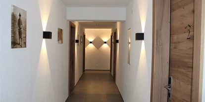 Pensionen - Serfaus - Hausgang  - Apart Garni Jägerheim
