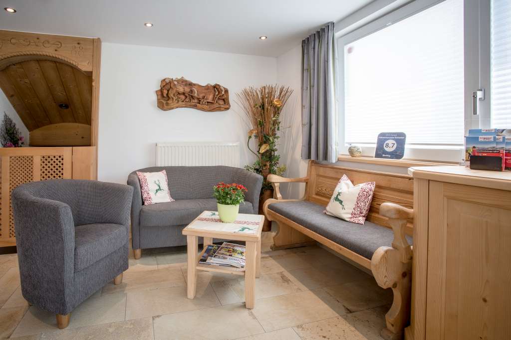 Frühstückspension: Reception - Pension Tannenhof