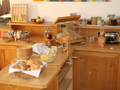 Pensionen - Kössen - Frühstücksbuffet - Wellness Pension Hollaus
