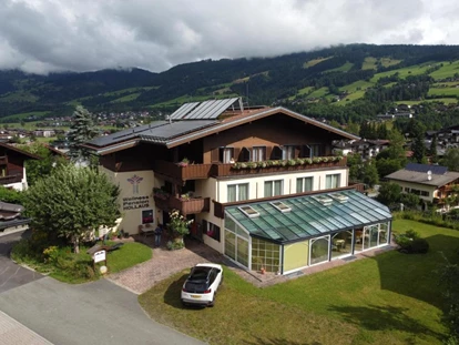 Pensionen - Kössen - Hausansicht - Wellness Pension Hollaus