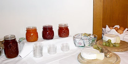 Pensionen - Naturns - Frühstücksbuffet  - Pension An der Leit