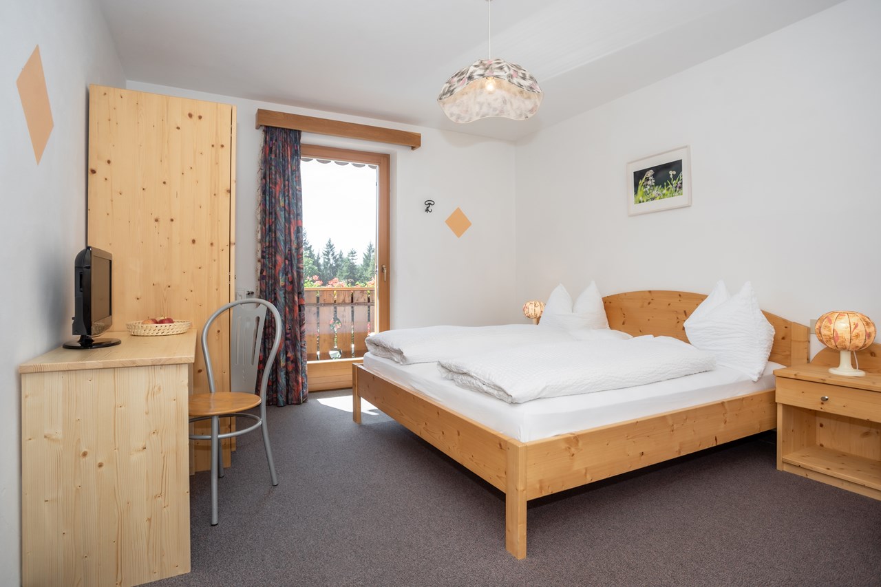 Langeshof Zimmerkategorien Doppelzimmer Südseite mit Panoramablick 