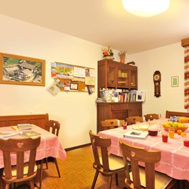 Frühstückspension: Frühstücksraum und Aufenthaltsraum - Hörmannhof