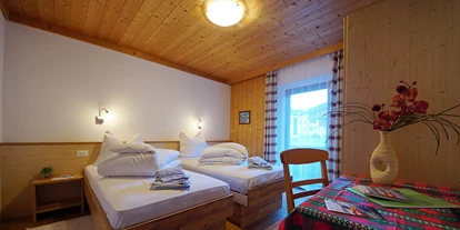 Pensionen - Frühstück: Frühstücksbuffet - Südtirol - Doppelzimmer mit Balkon - Garni Laura