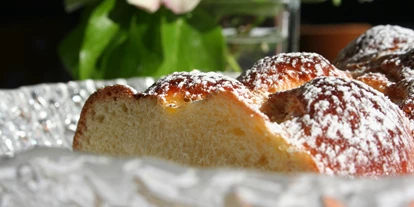 Pensionen - Naturns - Hefezopf zum Frühstück - Pension Sonnheim