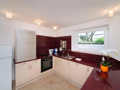 Pensionen - Naturns - Die Gäste der Zimmer können unsere Tee- und Kaffeeküche nutzen und Getränke sowie Lebensmittel im Kühlschrank einkühlen.   - Residence Sonnengarten**