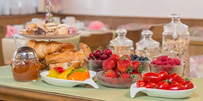 Pensionen - Kössen - Buffet - Pension Kometer***