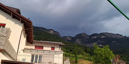 Pensionen - Neumarkt - Penegal bei Gewitter  - Ferienhof Zum Schwarzen Kus