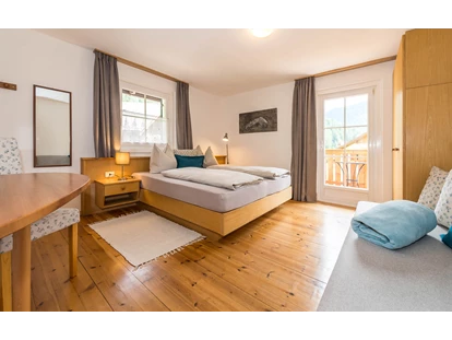 Pensionen - Neumarkt - Doppel-/ Mehrbettzimmer ROSADIRA - Haus Claudia