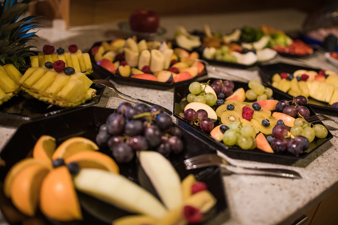 Frühstückspension: Obstteller Frühstücksbuffet - Panorama Hotel Garni Bühlerhof