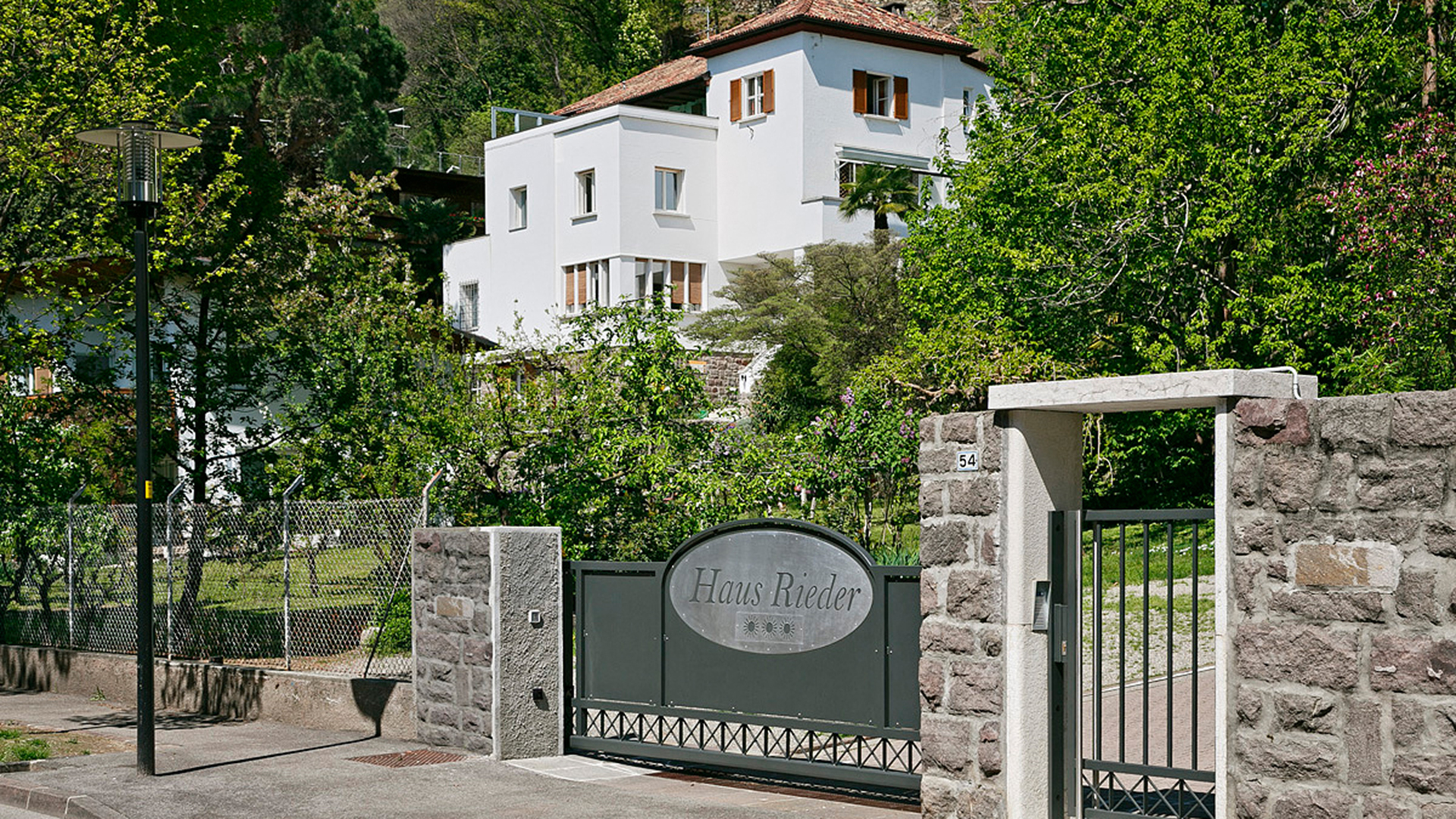 Pensionen - Balkon - Meran - Haus Rieder