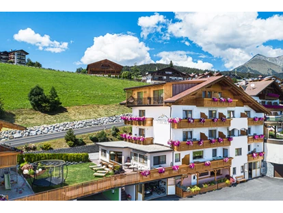 Pensionen - Restaurant - große Liegewiese und Spielplatz für Kinder - Pension Sonnenhof