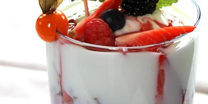 Pensionen - Restaurant - Eisbecher auf unserer Sonnenterrasse - Pension Widmann