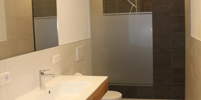 Pensionen - Naturns - Badezimmer  in den Fereinwohnungen - Pension Baumgarten