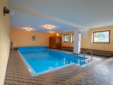 Frühstückspension: wohltuhende Entspannung  im Hallenbad  - Pension Baumgarten