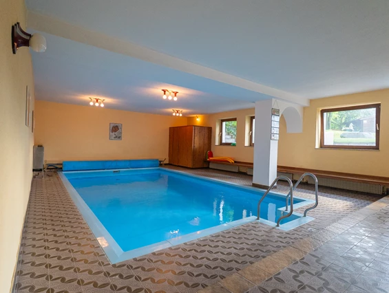 Frühstückspension: wohltuhende Entspannung  im Hallenbad  - Pension Baumgarten