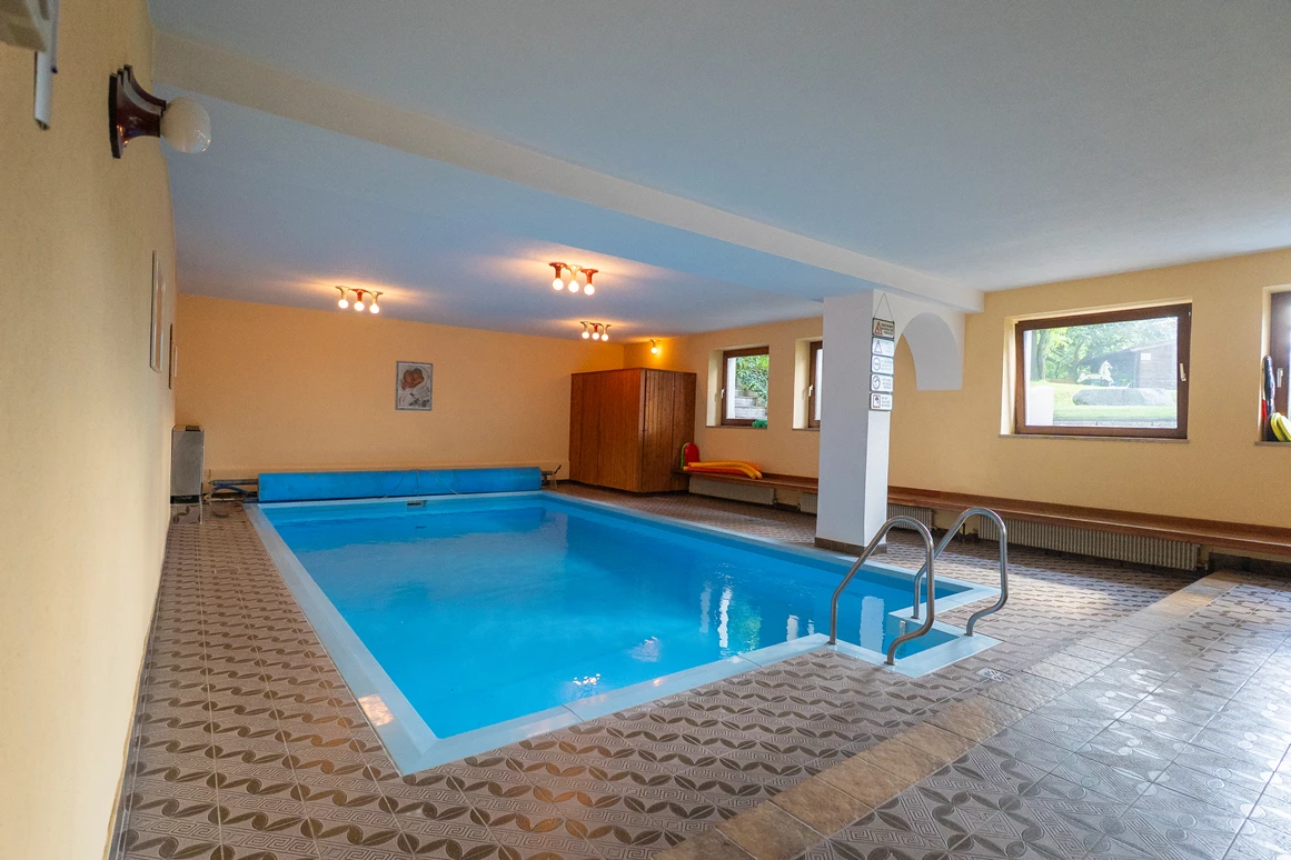 Frühstückspension: wohltuhende Entspannung  im Hallenbad  - Pension Baumgarten