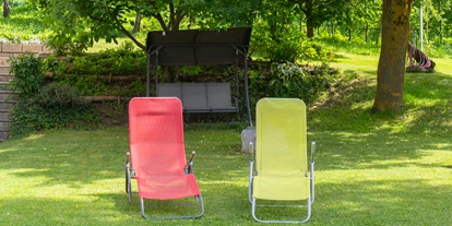 Pensionen - Naturns - Nach schöner Wanderung entspannen auf der Liegewiese - Pension Baumgarten