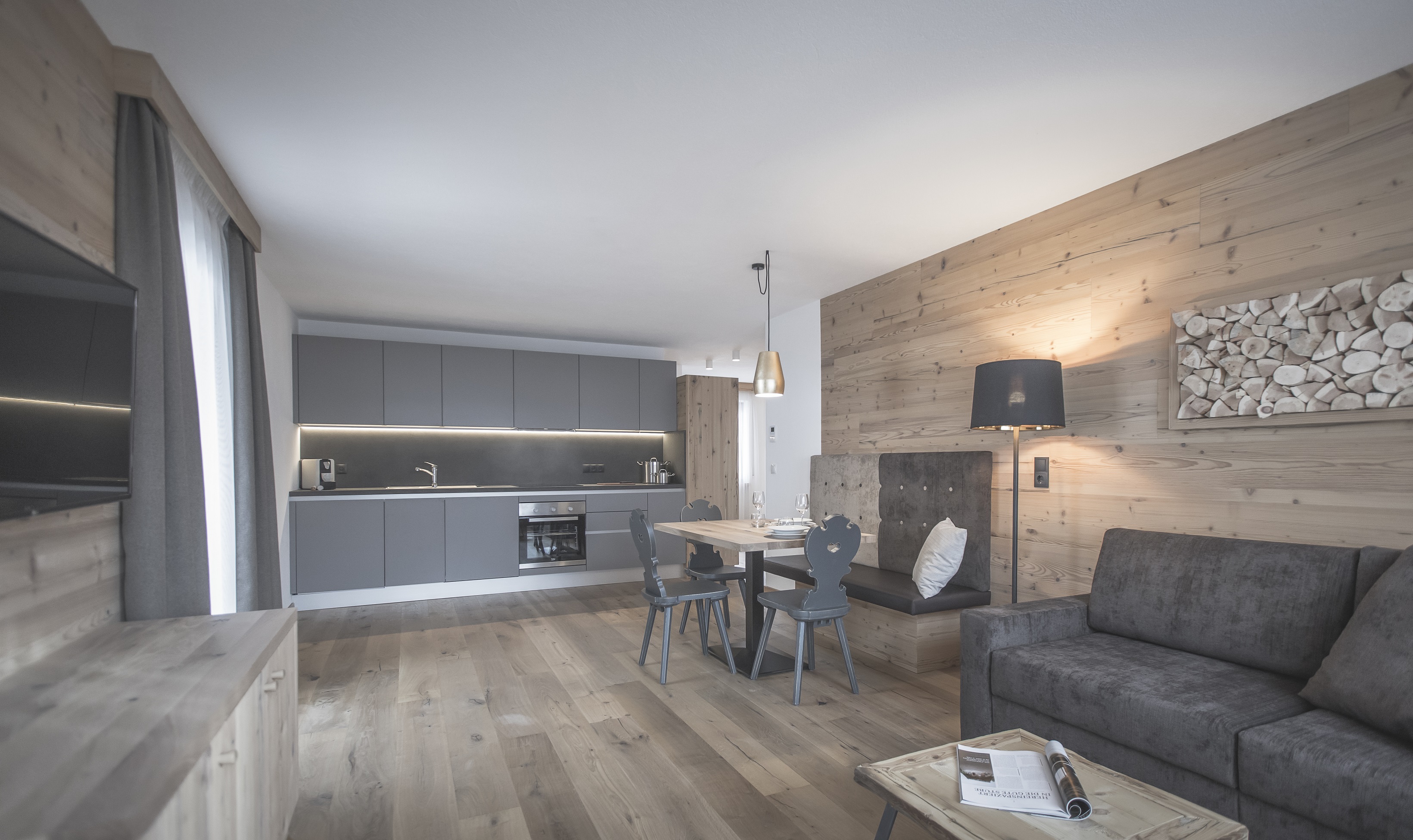 Pensionen - Balkon - Italien - Küchenzeile und Wohnbereich - Ahrner Wirt Apartments