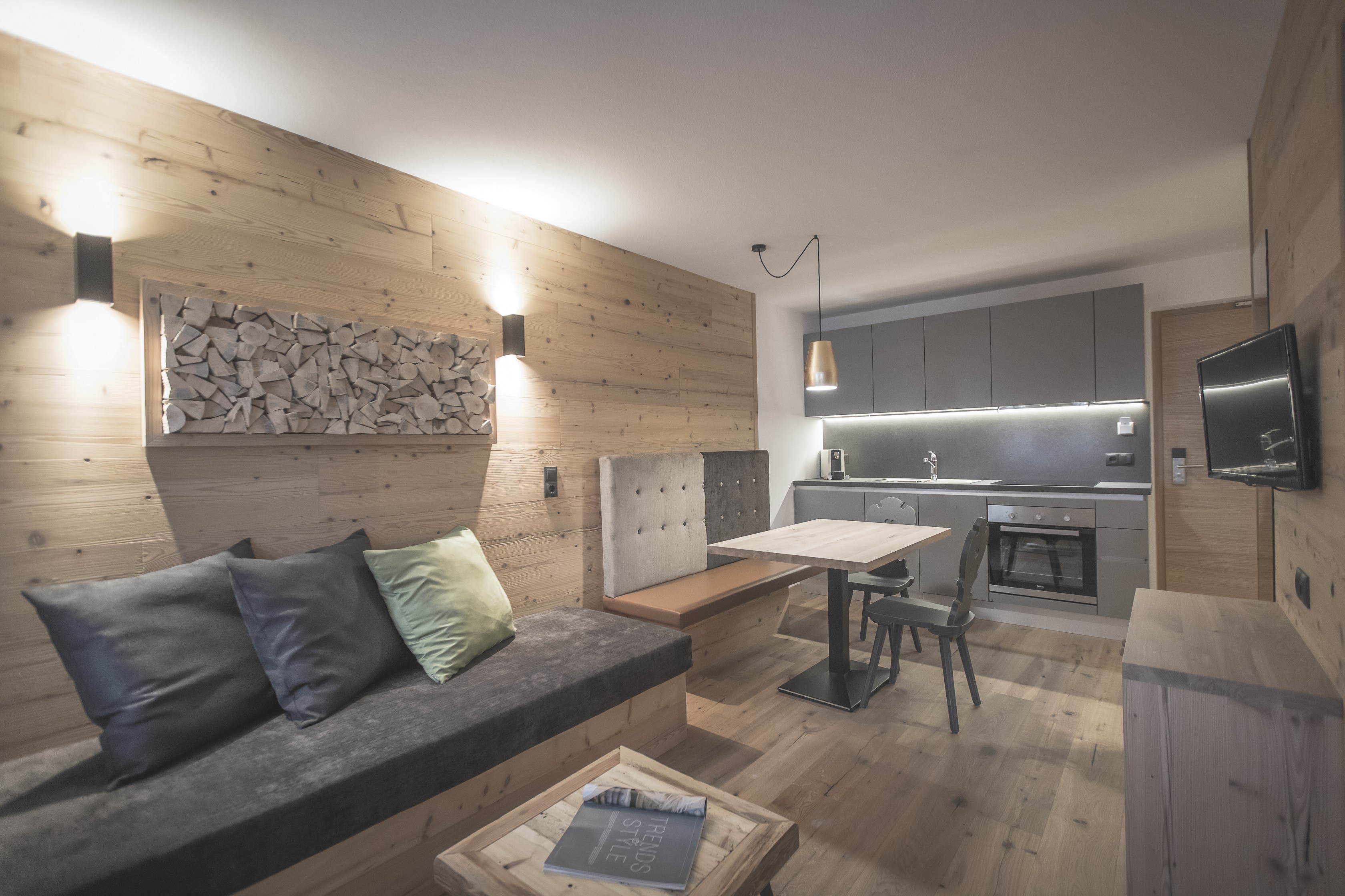 Frühstückspension: Küchenzeile und Wohnbereich - Ahrner Wirt Apartments