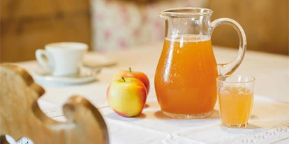 Pensionen - Neumarkt - Hofeigener Apfelsaft  - Gasshuberhof der Fam. Mauracher