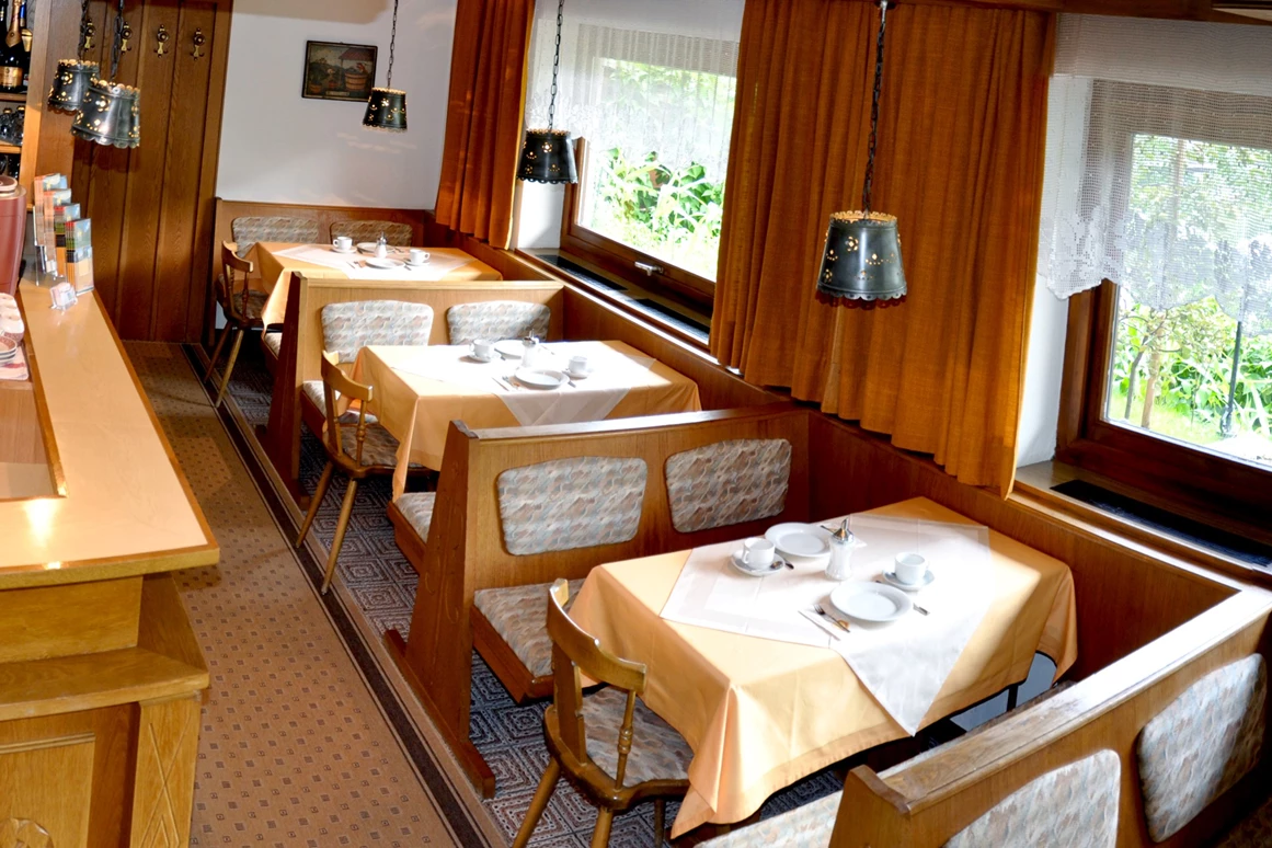 Frühstückspension: Frühstücksraum - Pension CAN