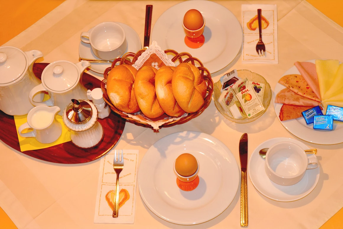 Frühstückspension: Frühstück - Pension CAN