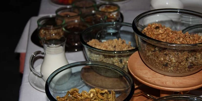 Pensionen - Naturns - Tolles Frühstücksbuffet  - Pension Pernthaler