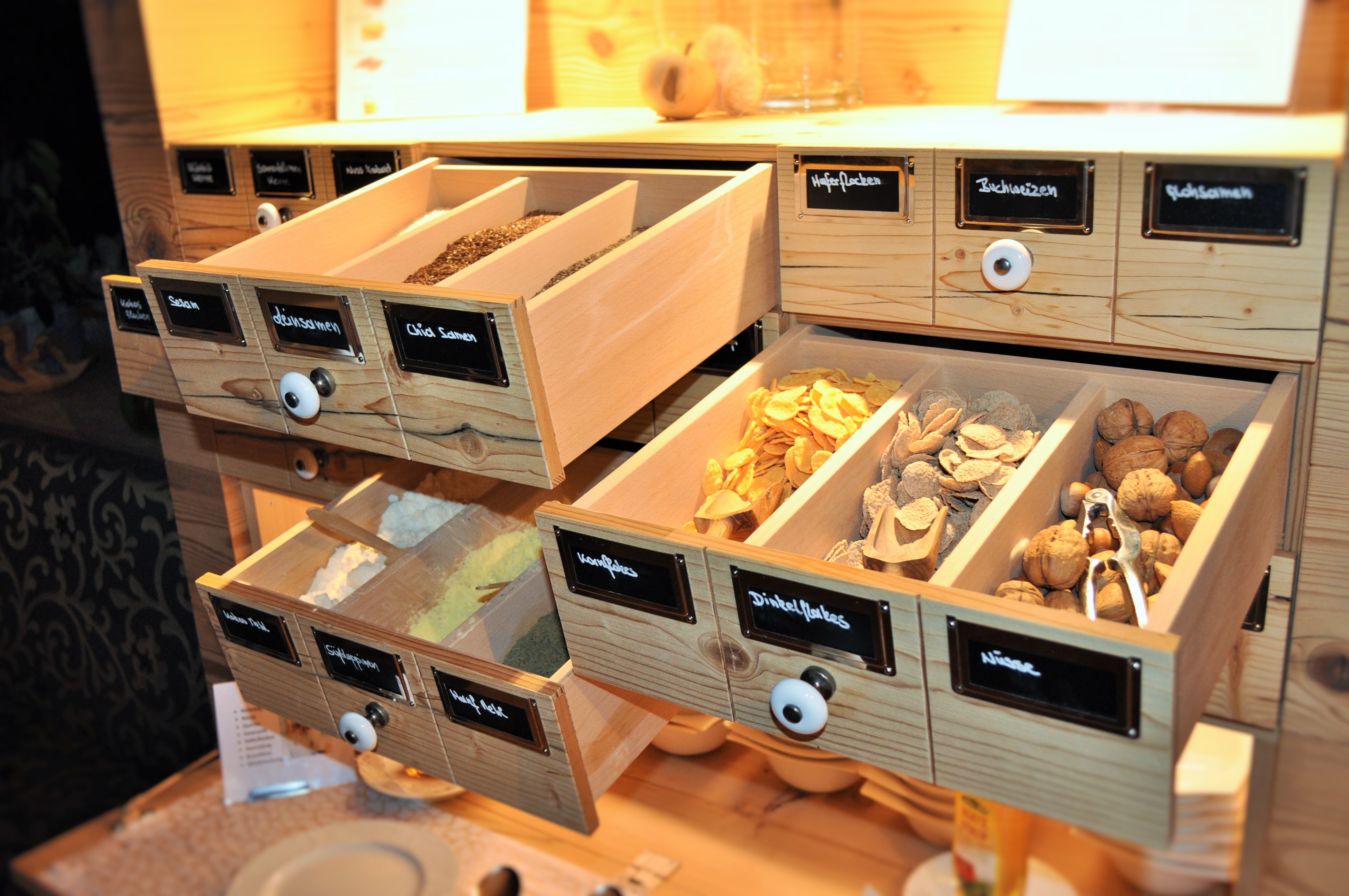 Pensionen - Balkon - Italien - Ein teil unseres Frühstücksbuffett - im Bild - unsere Müslibar :-) - Hotel Pension Erlacher