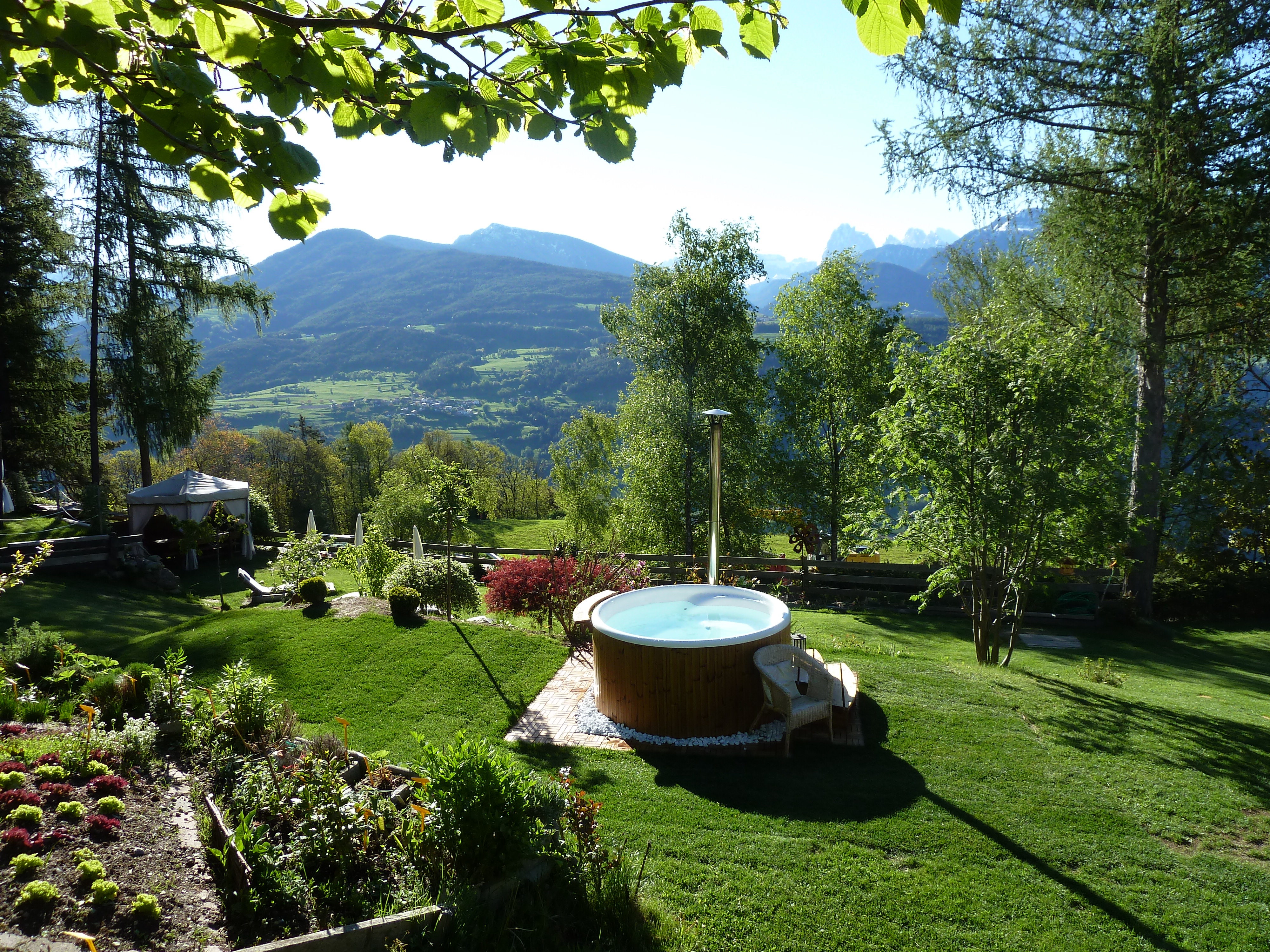Frühstückspension: Whirlpool ...wou 38 Grad genießen mit Basensalz angereichert, wir verwenden kein Chlor  - Hotel Pension Erlacher