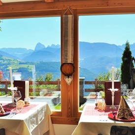 Frühstückspension: Blick vom Wintergarten  - Hotel Pension Erlacher