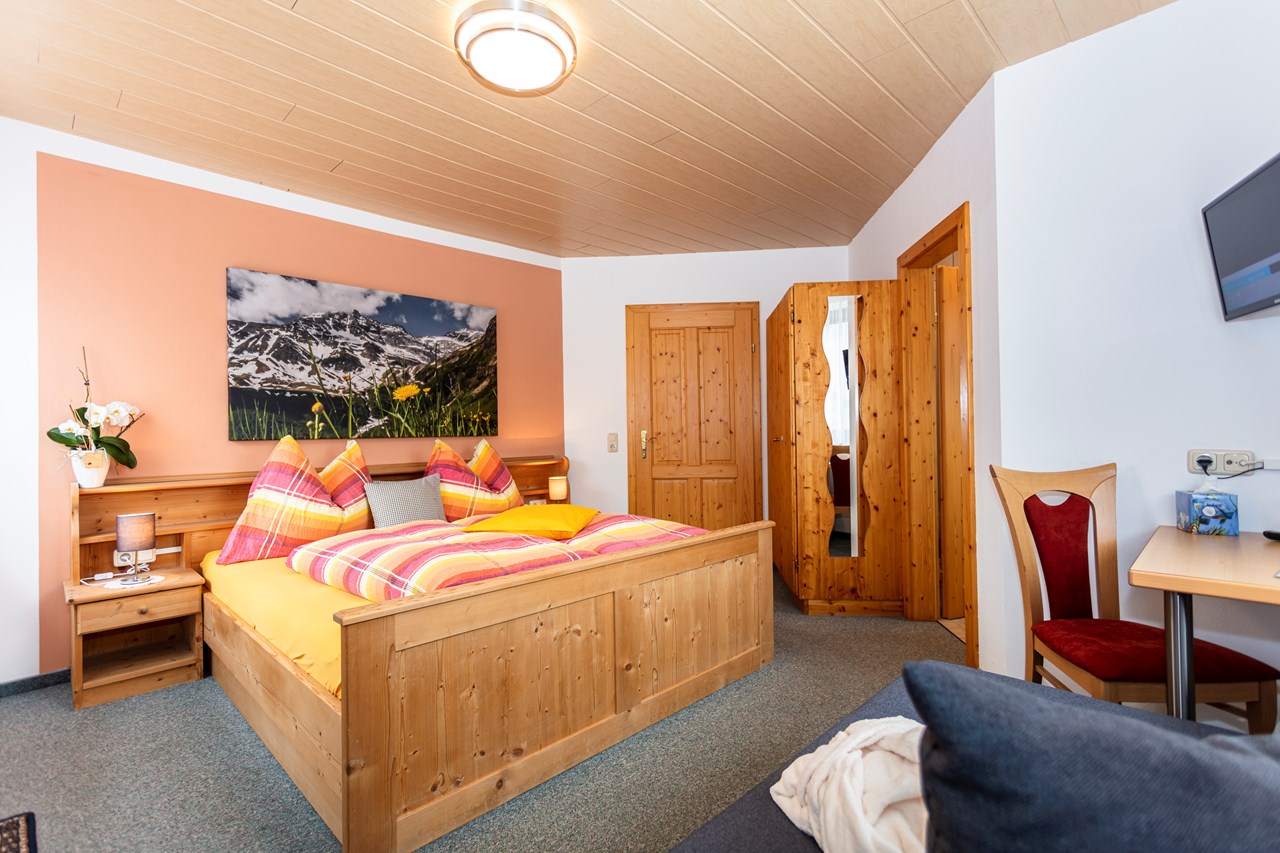 ***Frühstücks - Pension Sonnblickhof Zimmerkategorien Komfortzimmer 
