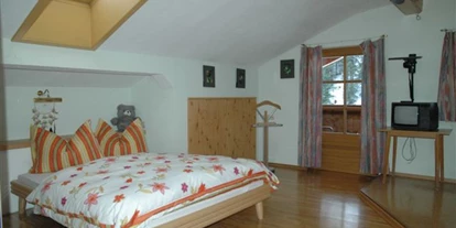 Pensionen - Parkplatz: kostenlos bei der Pension - Leogang - Mansarden Zimmer Haus Schober - Haus Elisabeth Schober