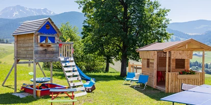 Pensionen - Parkplatz: kostenlos bei der Pension - Leogang - Spielplatz - Schönberghof