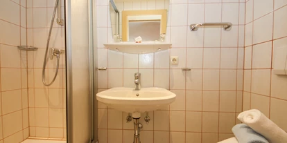 Pensionen - Parkplatz: kostenlos bei der Pension - Leogang - Dusche und Toilette - Urlaubsparadies Liebmannhof