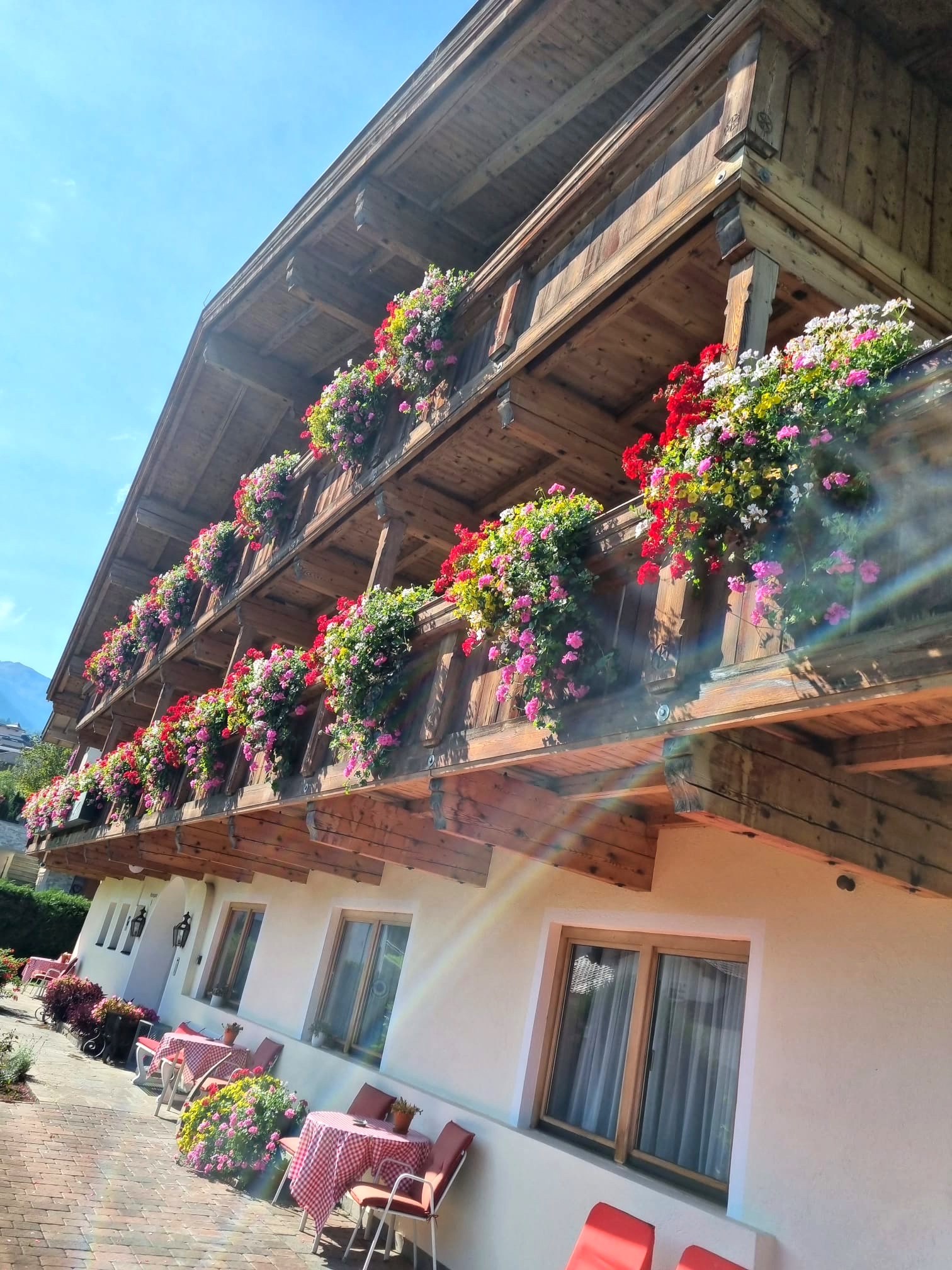 Frühstückspension: Sportpension Christina - Sonne am Morgen - Sportpension Christina