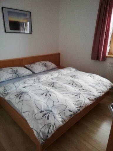 Frühstückspension: Schlsfzimmer1 - Haus Roland